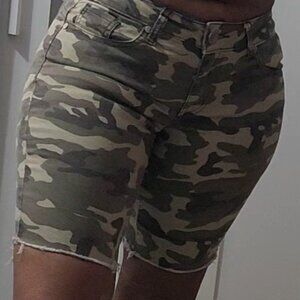 Camo Board Shorts Size 5/6- Light green